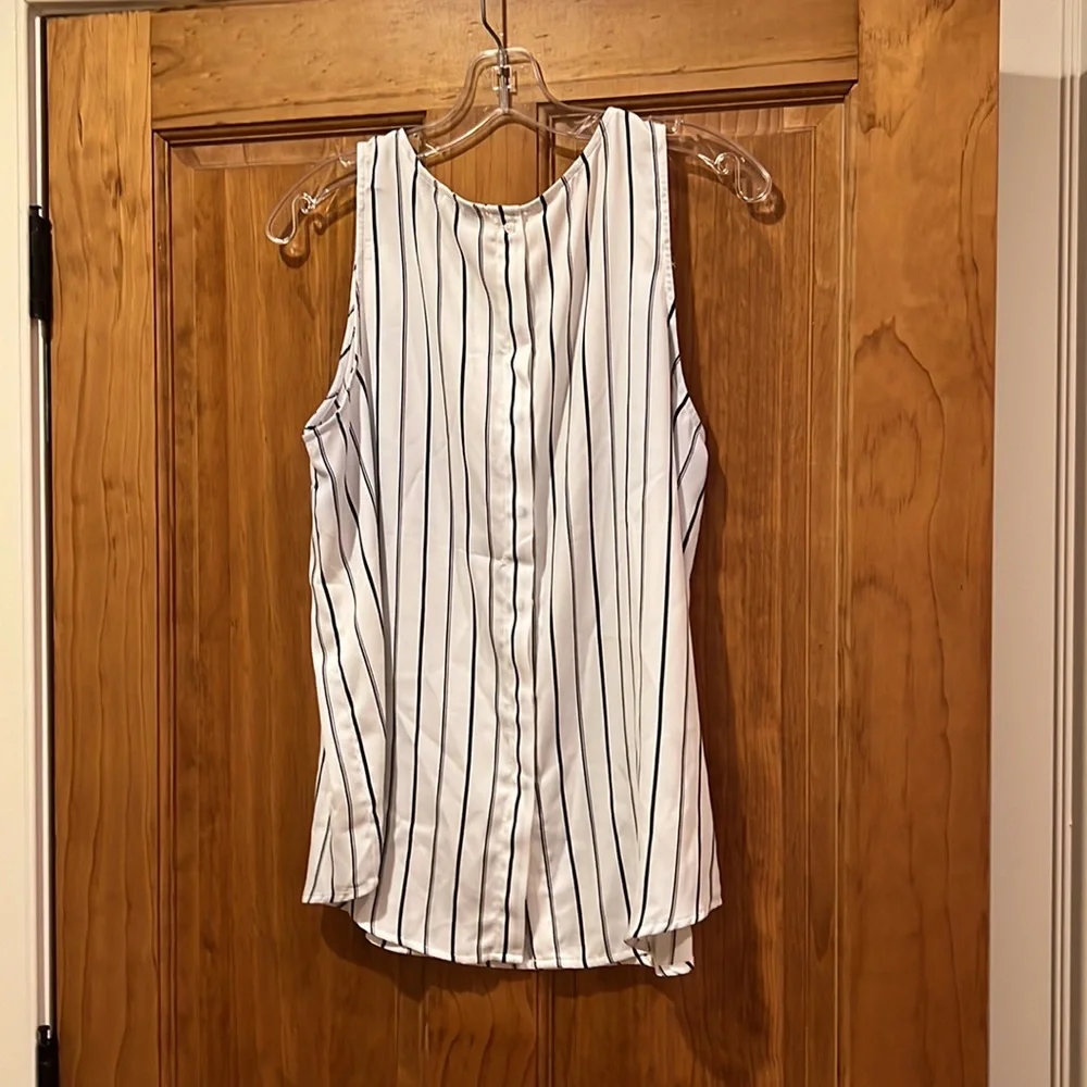 Dalia sleeveless top - Picture 4 of 5